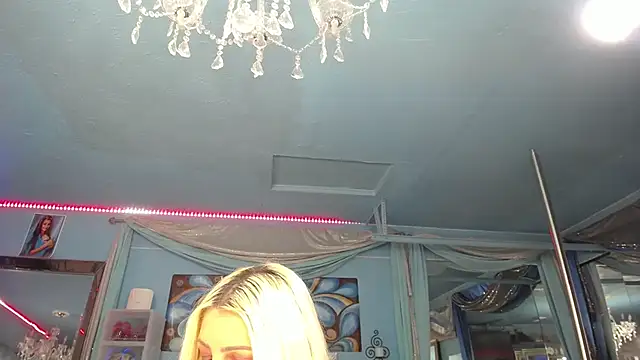 ADRIANNA_FOX