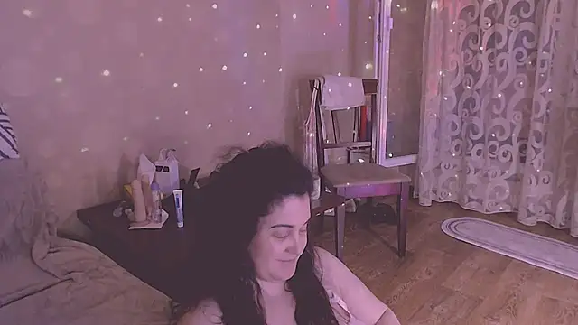 SoftLia live cam on StripChat
