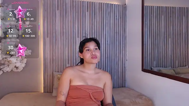 Kitty_Desire2 live cam on StripChat