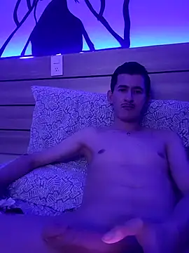 cheekyboyx live cam on StripChat