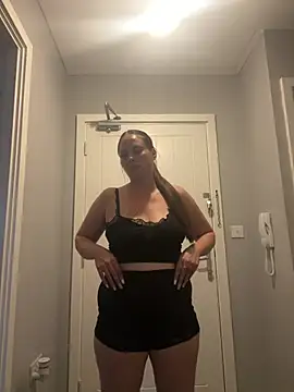 Poppylooloo webcam