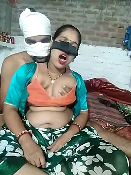 Indiansexycouple2