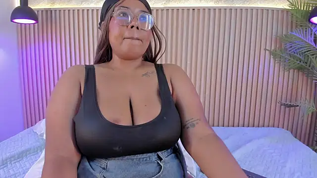 Your_big_ebony_goddness webcam