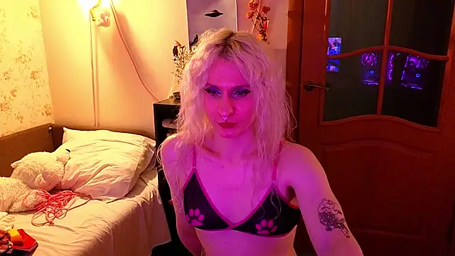Lori_Myaf webcam