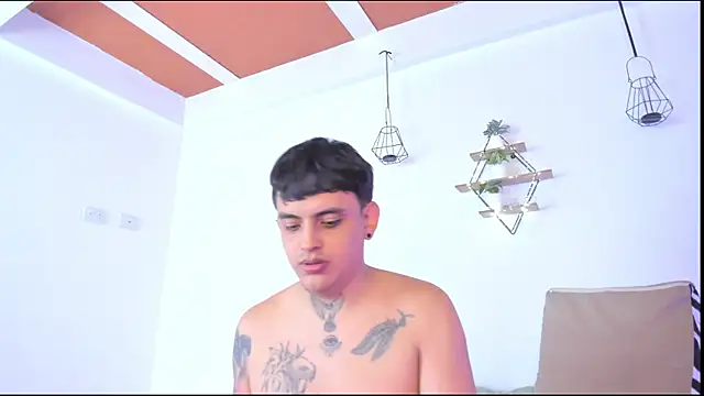 VelvetAndShadows webcam