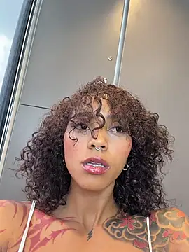 LizStorm_ webcam