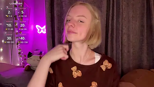 Marry_Sornatiko webcam
