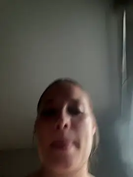 Poppylooloo webcam