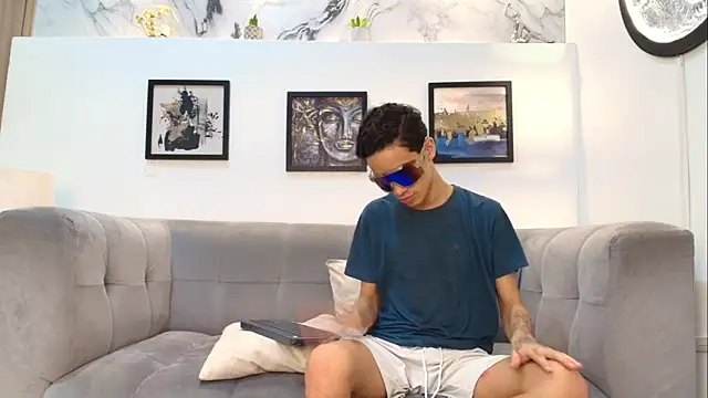 GOLDEN_BOSS webcam