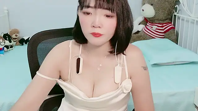 LydiaEle webcam