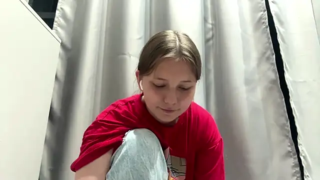 TannishTearing webcam