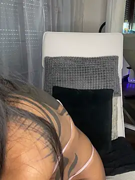 Miaaa95 webcam
