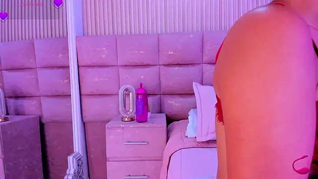 CarolineFyre webcam