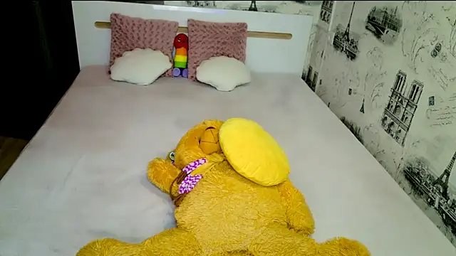 lovely-eyes webcam