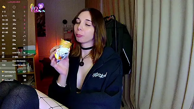 TGGirlYuna live cam on StripChat