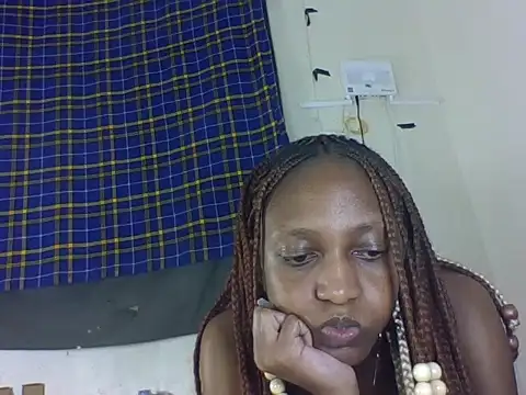 yummyqueenk live cam on StripChat