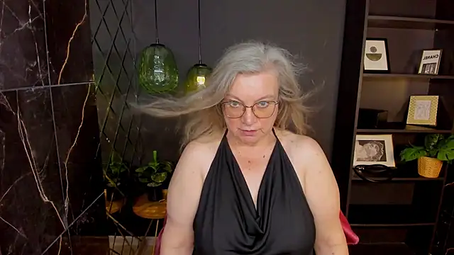 NataliMellow live cam on StripChat