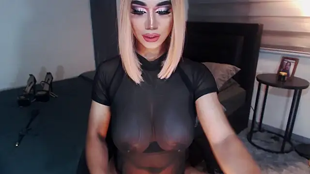 10inDominantAica live cam on StripChat