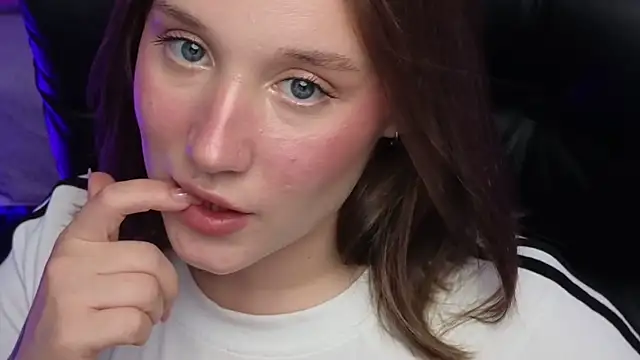 AliceTrenton live sex cam