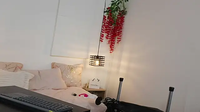 Miss_Charlottet webcam
