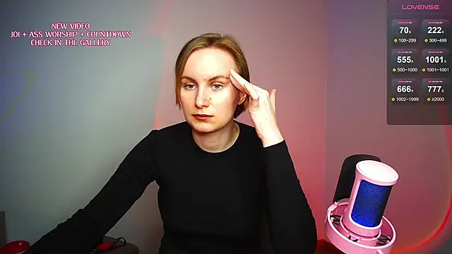 KinkyMissCherry webcam