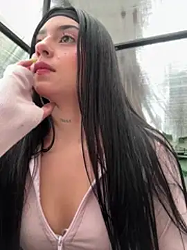 LilacNoir webcam