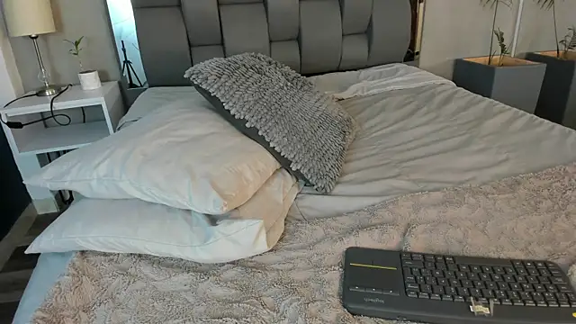 Charlie___Musk live cam on StripChat
