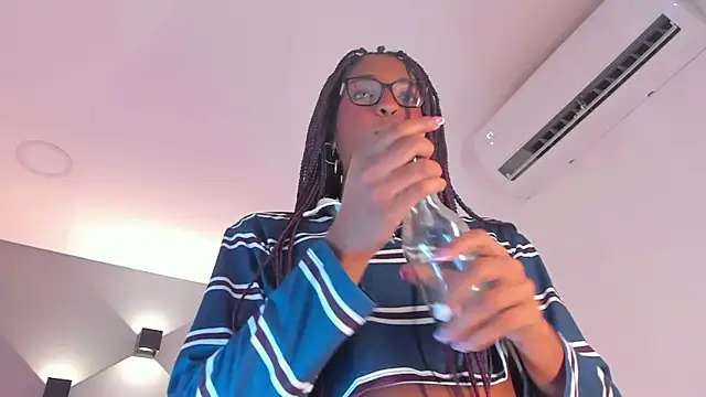 Emely_Deluxe webcam