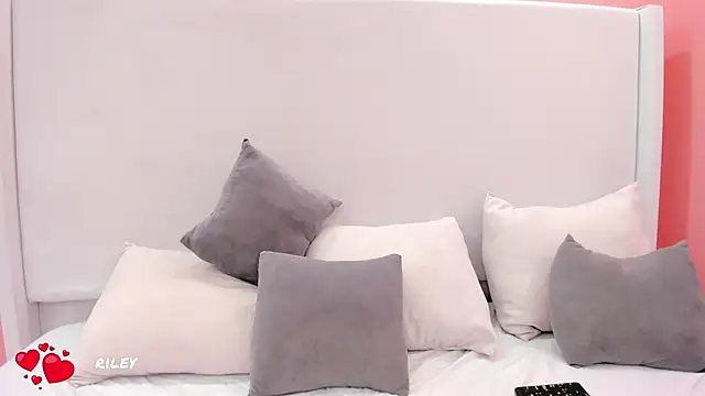 riley_dolly webcam