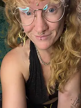Synnix live cam on StripChat
