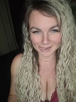candy_queeen live cam on StripChat
