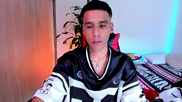 Damianwhite live cam on StripChat