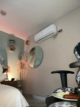 YariRose live cam on StripChat