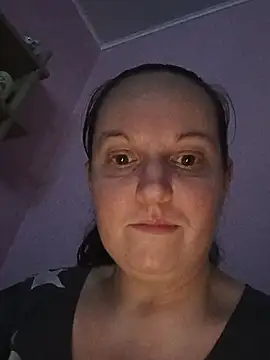 BustyLadyAlma webcam