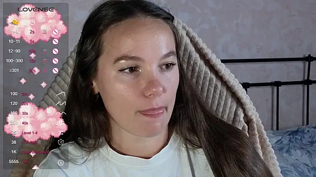 lil_luna_x live cam on StripChat