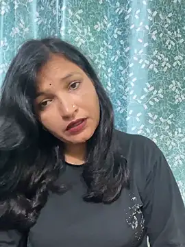 Priyaa_1433 live cam on StripChat