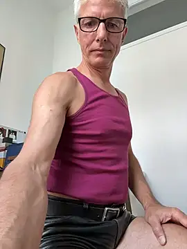 SexyLeon8 webcam