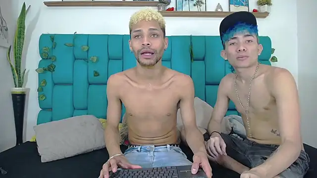 STRANGER_BOYS webcam