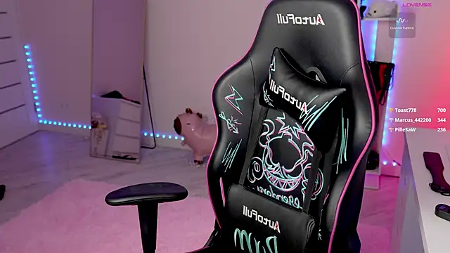 QueenAliceX