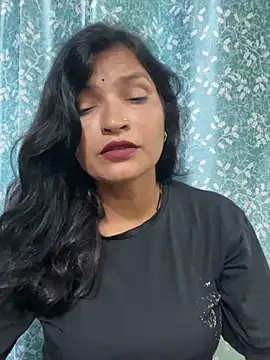 Priyaa_1433 webcam