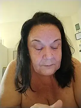 Yaya_Mineira webcam