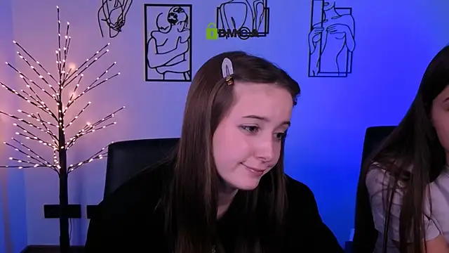 chloe_ley webcam