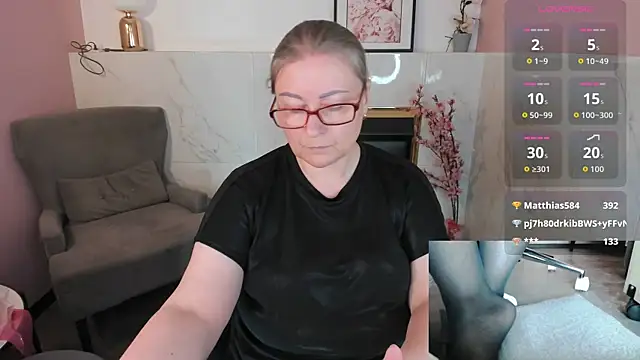 Alexandra_Kind webcam
