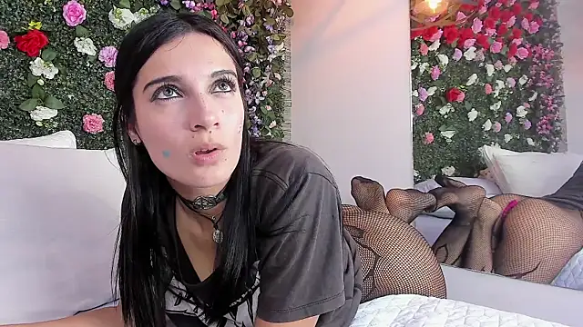MilaWhitte webcam