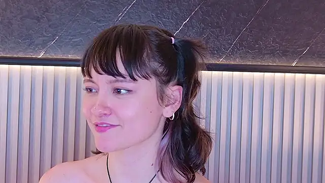Emily_amaura webcam