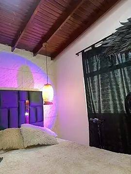 mia_castano webcam