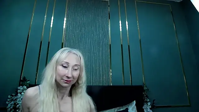 KissDreamm webcam