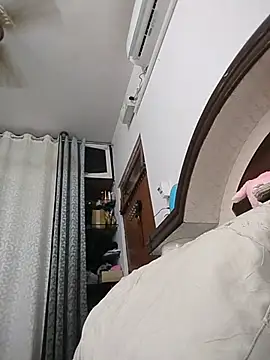 Cute-Janvi20 webcam