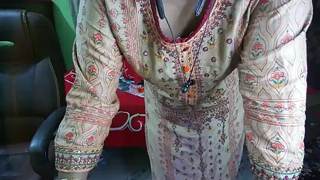 BengaliQueenStar webcam