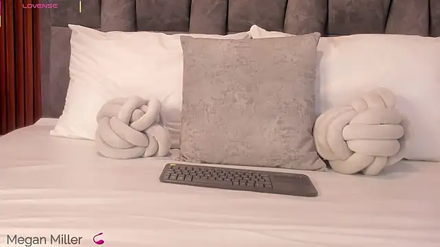 Megan_Mill webcam